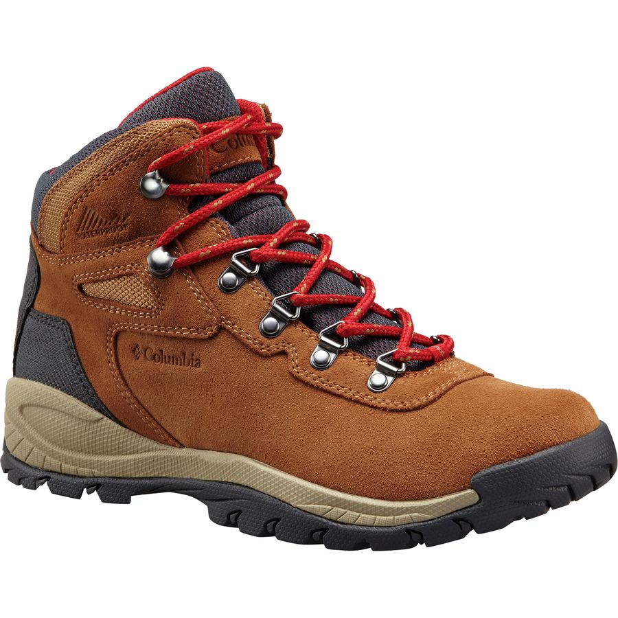 Northeast Fall Road Trip - What to Pack - Columbia Newton Ridge Hiking Boots