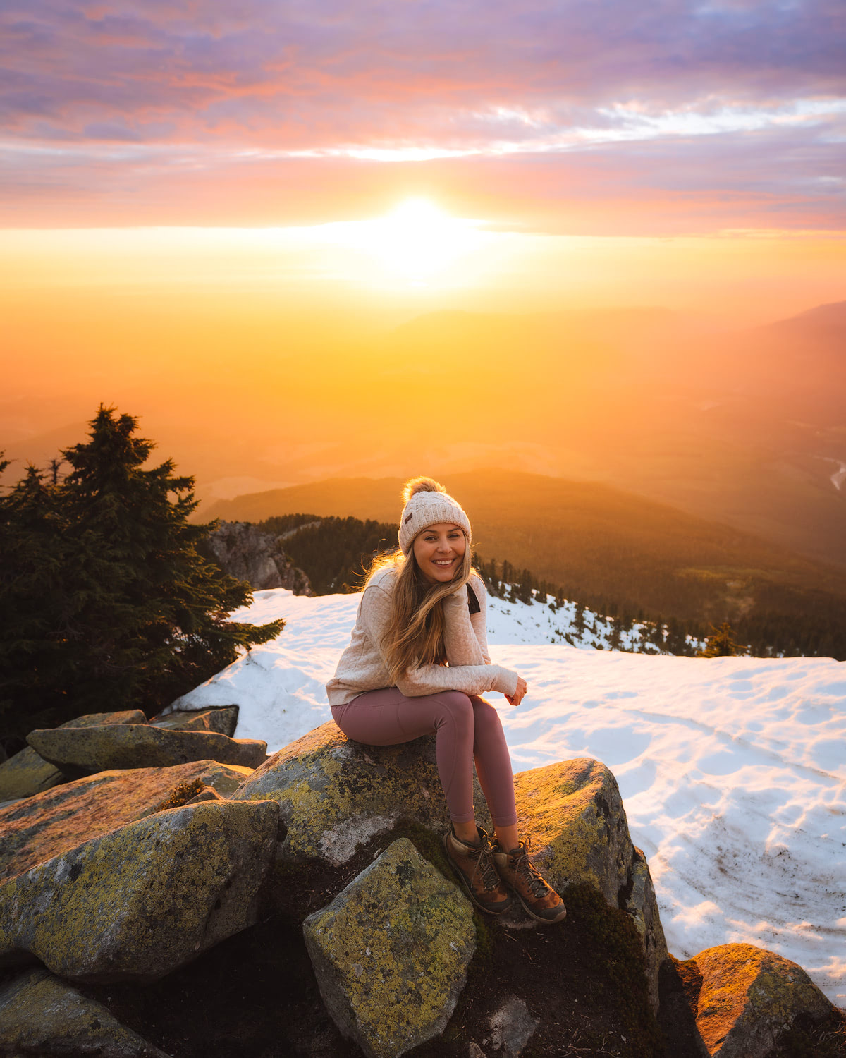 http://reneeroaming.com/wp-content/uploads/2019/12/Washington-Pilchuck-Hike.jpg