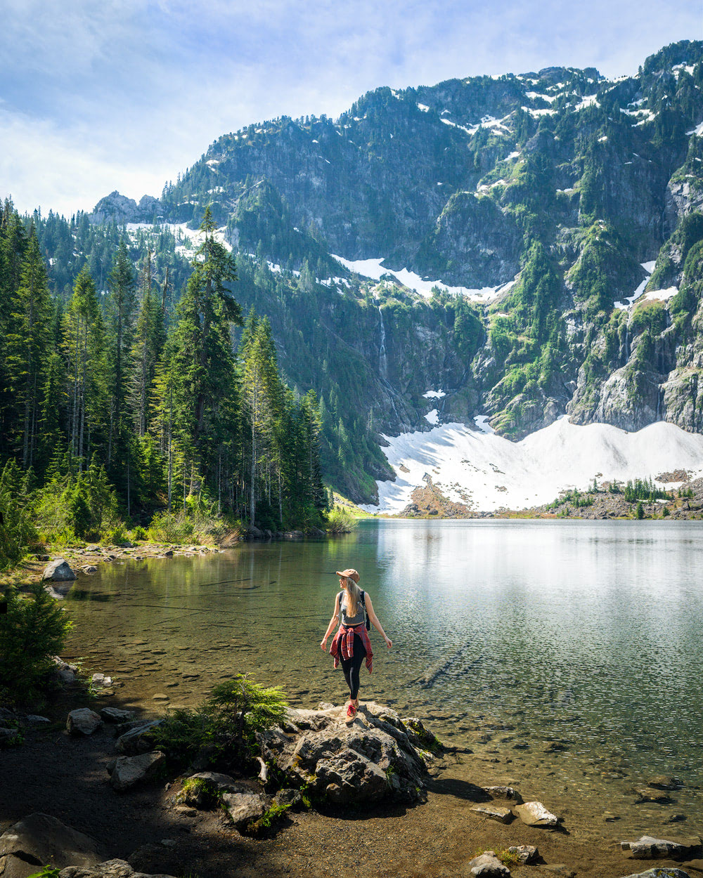 Beginner Friendly Hikes in Washington State - Lake 22