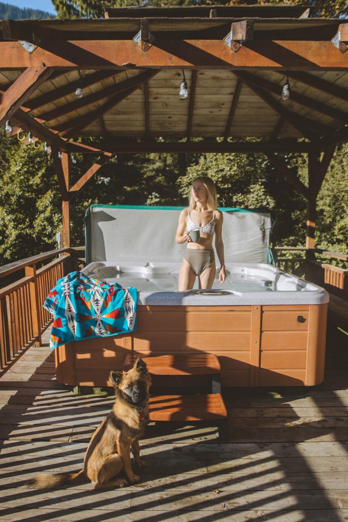 Cozy Cabins to Rent in Washington State - Skykomish Vida Hot Tub - Renee Roaming