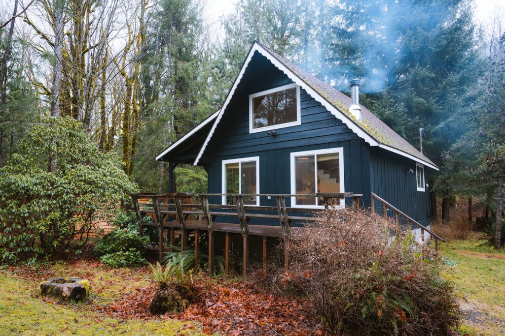 Cozy Cabins to Rent in Washington State - South Fork Cabin Baring - Renee Roaming