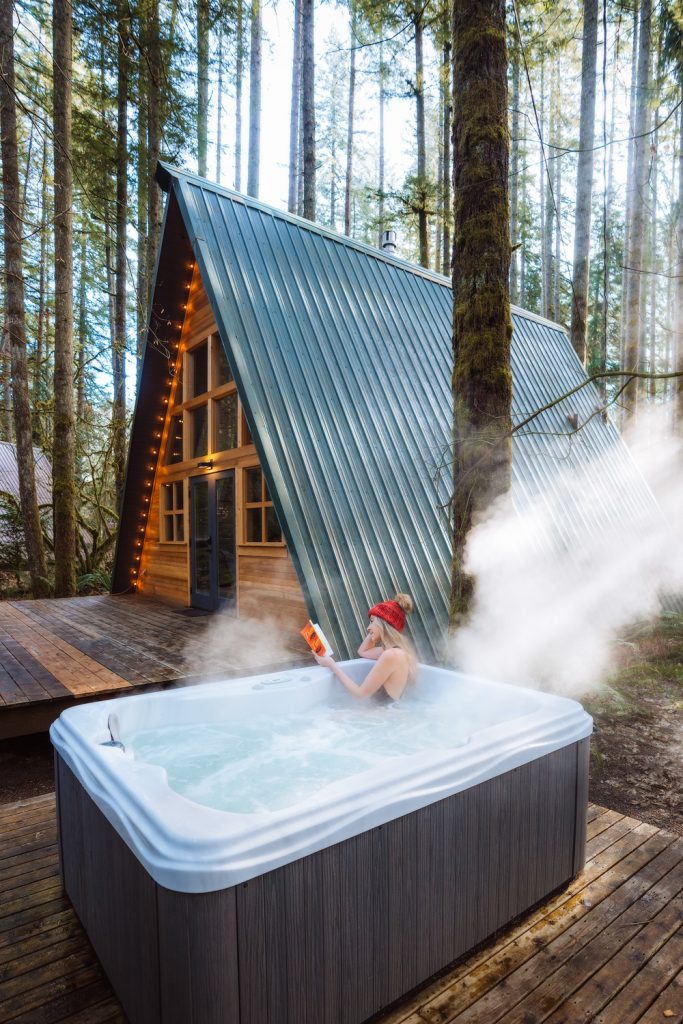 Cozy Cabins to Rent in Washington State - Tye Haus Cabin Hot Tub - Renee Roaming