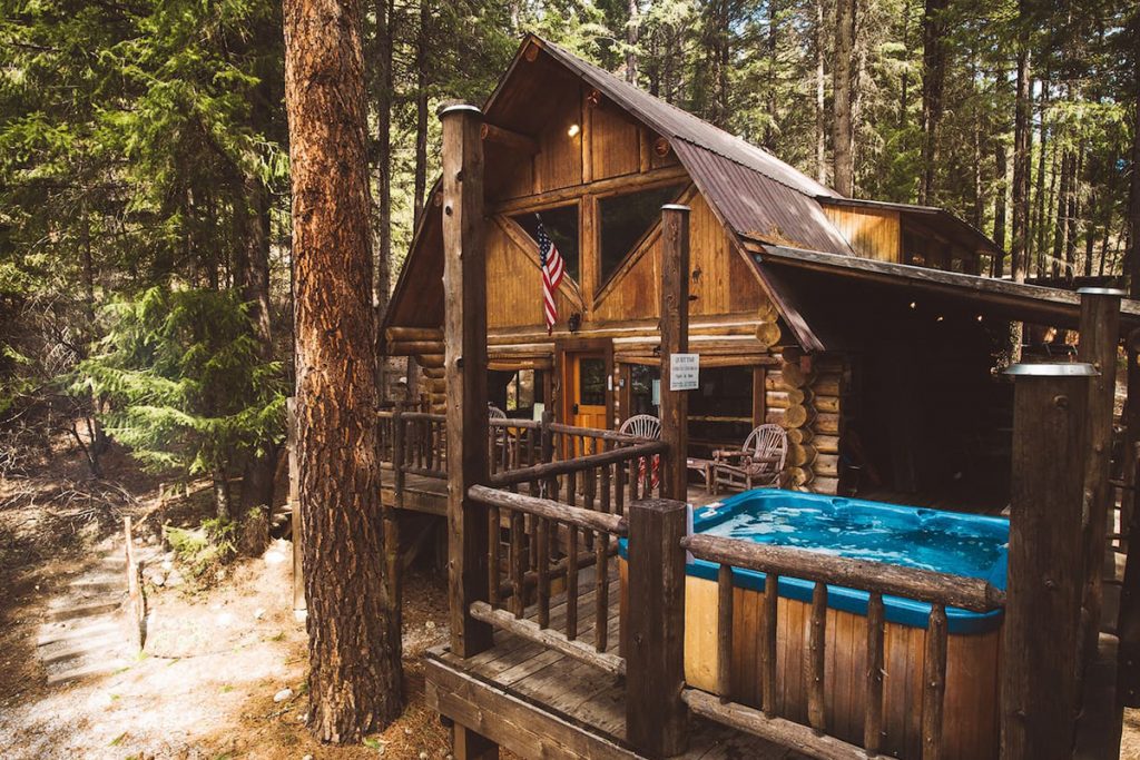 Cozy Cabins to Rent in Washington State - Guten Log Cabin - Renee Roaming