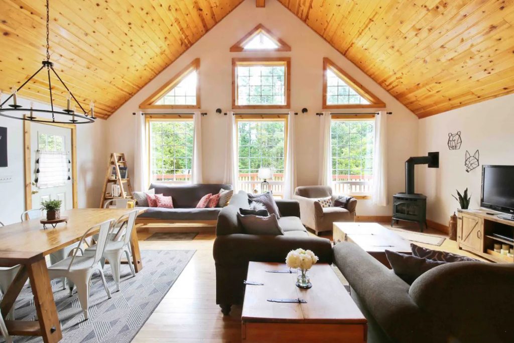 Cozy Cabins to Rent in Washington State - Mount Rainier Cabin Living Room - Renee Roaming
