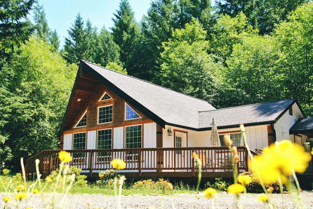 Cozy Cabins to Rent in Washington State - Mount Rainier Cabin - Renee Roaming