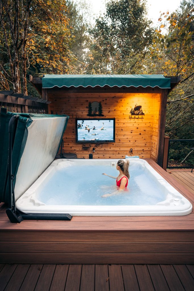 Treehouses to Rent in Washington State - Pete Nelson Original Tree House Hot Tub - Renee Roaming
