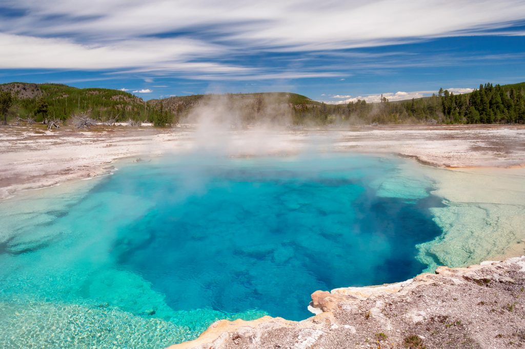 Ultimate Yellowstone National Park Guide and Itinerary- Biscuit Basin