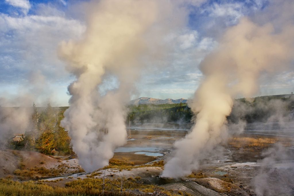 Ultimate Yellowstone National Park Guide and Itinerary- Norris Geyser Basin