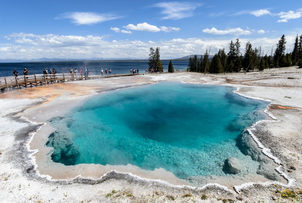 Ultimate Yellowstone National Park Guide and Itinerary- West Thumb Geyser Basin