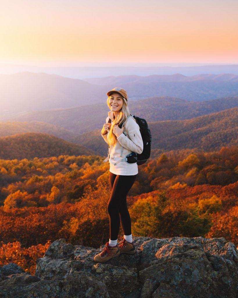 What to wear hiking as a woman - fall hiking outfit