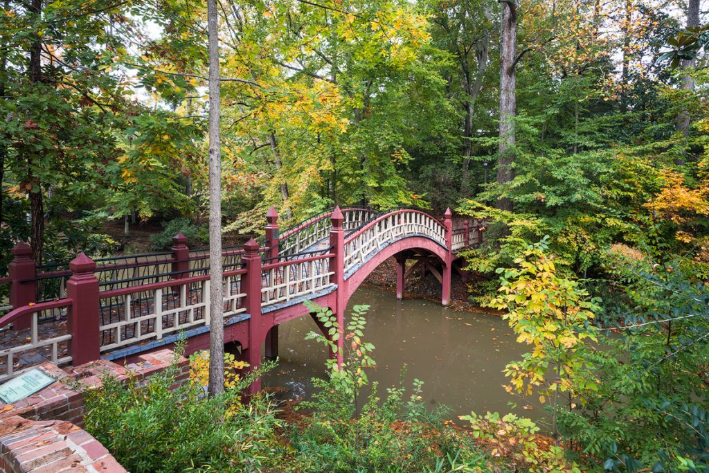 Williamsburg Virginia Guide and Itinerary - Crim Dell Bridge