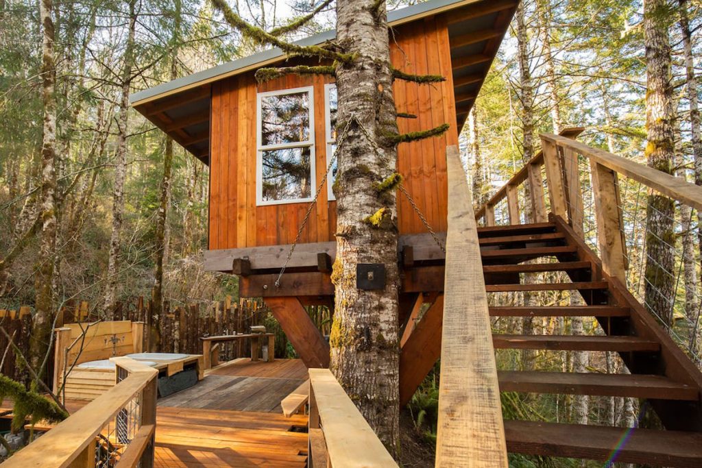 20 Magical Oregon Treehouses You Can Rent - Heartland Oregon Coast Treehouse