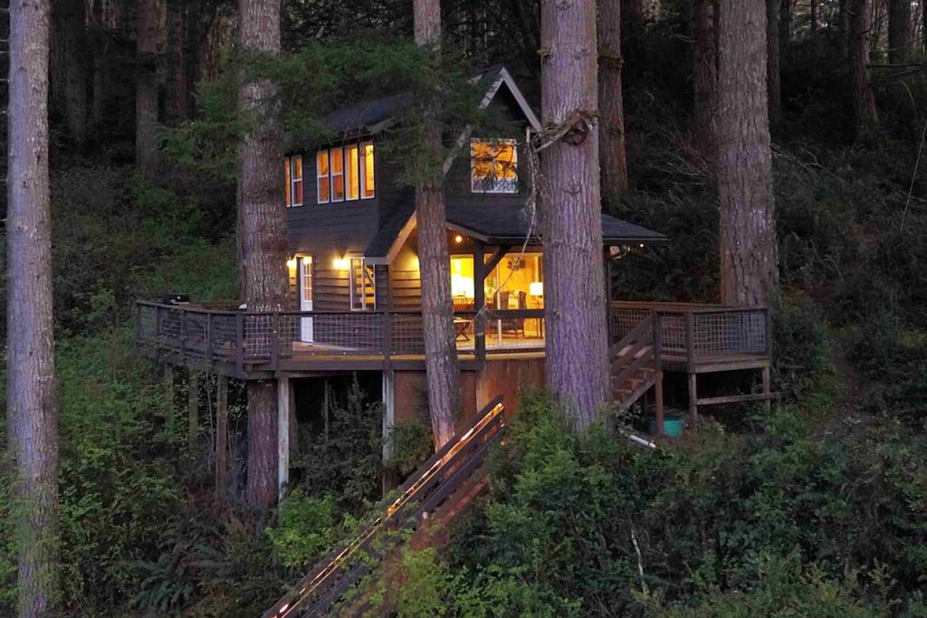 24 Dreamy Oregon Cabins You Can Rent - Cabin In The Trees