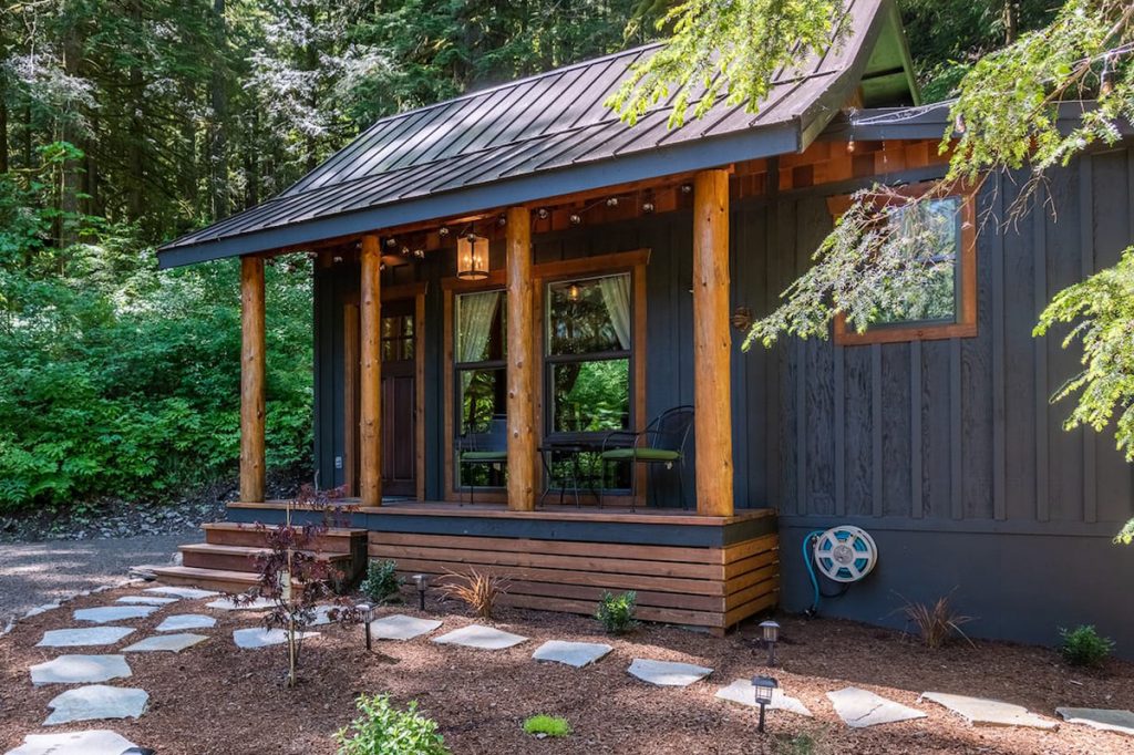 24 Dreamy Oregon Cabins You Can Rent - Little House On The Mountain
