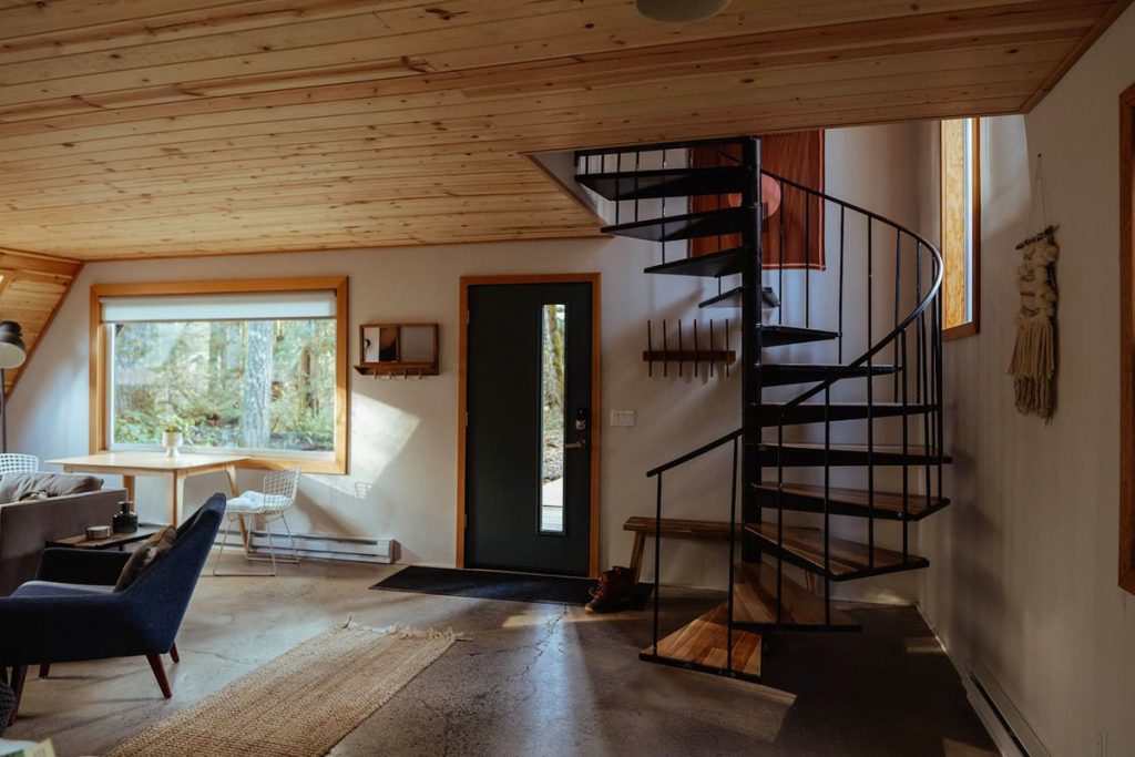 24 Dreamy Oregon Cabins You Can Rent - Niksen House Inside