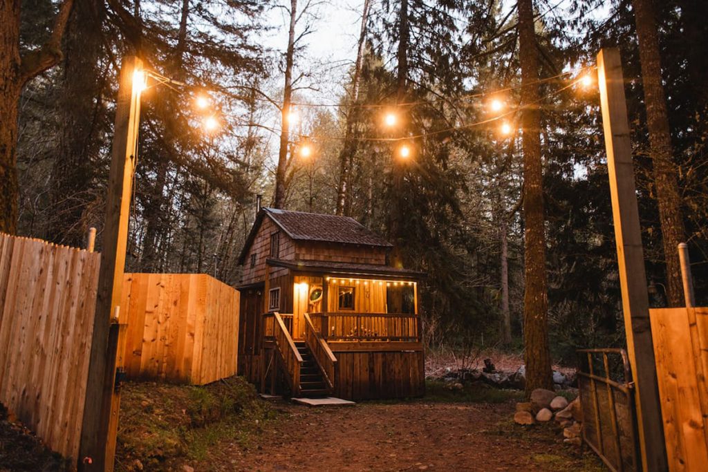 24 Dreamy Oregon Cabins You Can Rent - The Hide and Seek Cabin