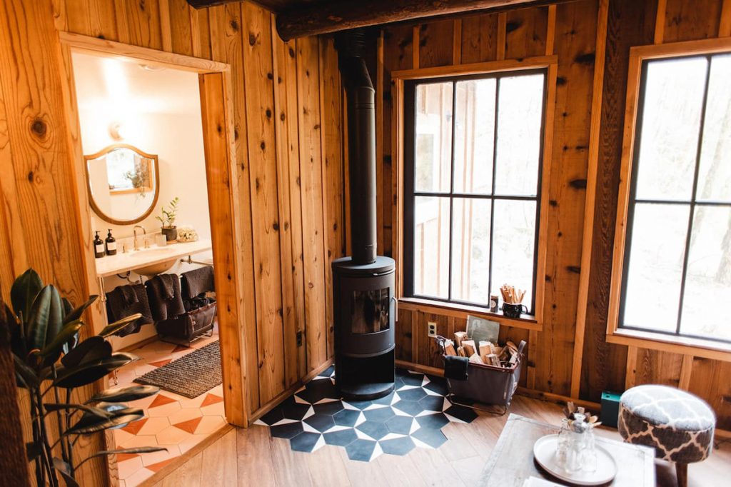 24 Dreamy Oregon Cabins You Can Rent - The Hide and Seek Cabin Fireplace