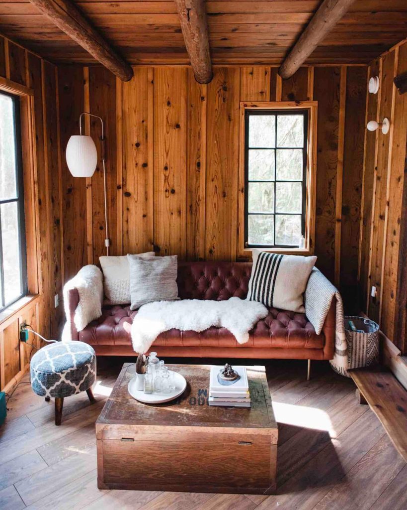 24 Dreamy Oregon Cabins You Can Rent - The Hide and Seek Cabin Living Room