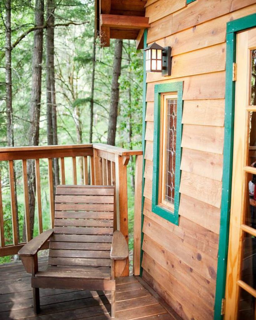 Dreamy Treehouses To Rent In The Pacific Northwest - Cozy Cottage Oregon Treehouse