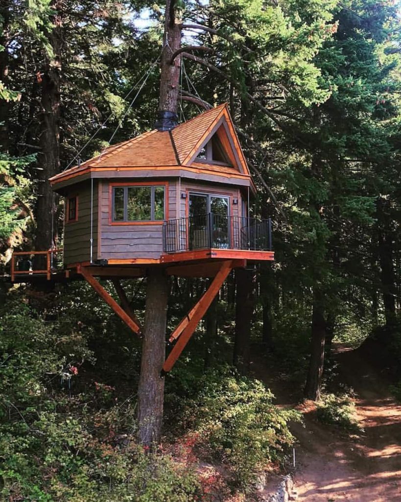 Oregon Treehouses You Can Rent - Osprey Treehouse