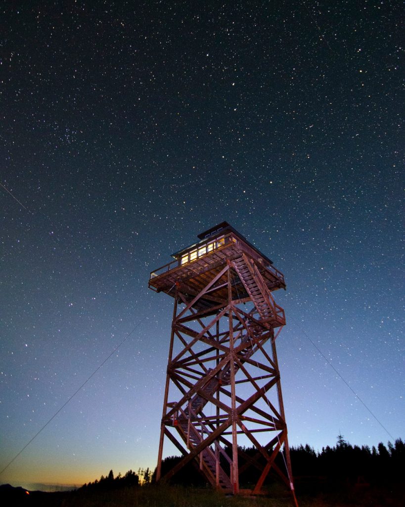 Treehouses You Can Rent In Oregon - Summit Prairie Lookout Tower