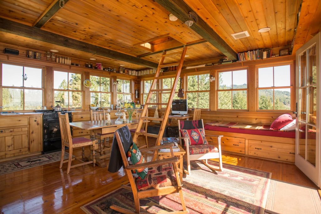 Unique Treehouse You Can Rent In Oregon - Summit Prairie Lookout Tower