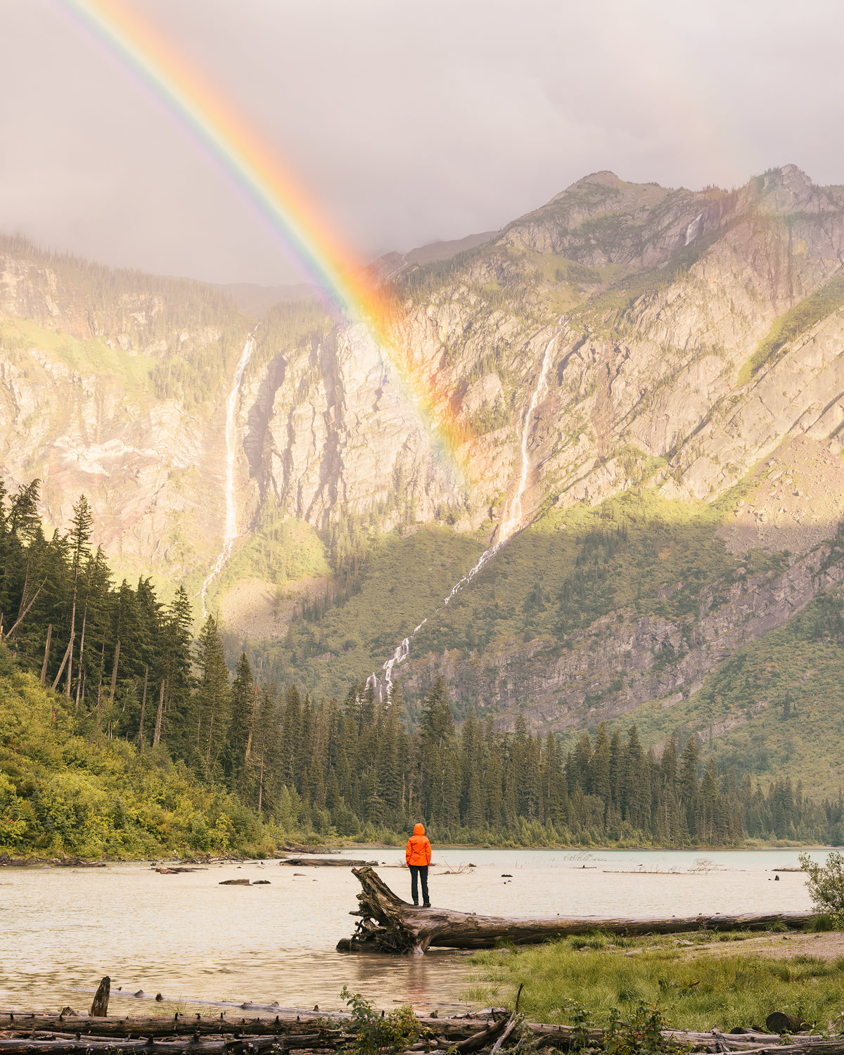 ROCKY MOUNTAIN ROAD TRIP: CANOEING, HIKING, GRIZZLY BEARS & ALPINE LAKE DIPS