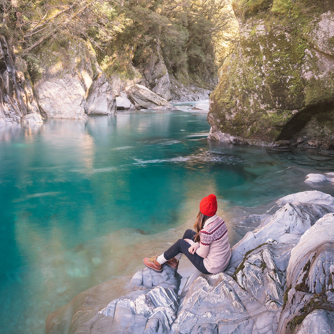 12 MUST SEE PLACES ON THE SOUTH ISLAND OF NEW ZEALAND - BLUE POOLS MT ASPIRING WANAKA