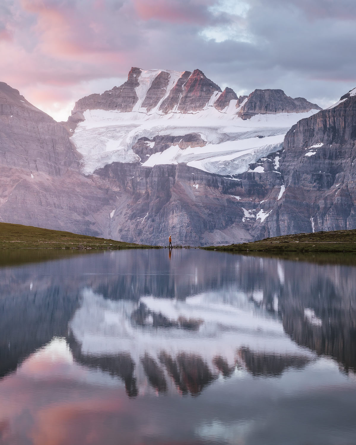 ROCKY MOUNTAIN ROAD TRIP: CANOEING, HIKING, GRIZZLY BEARS & ALPINE LAKE DIPS