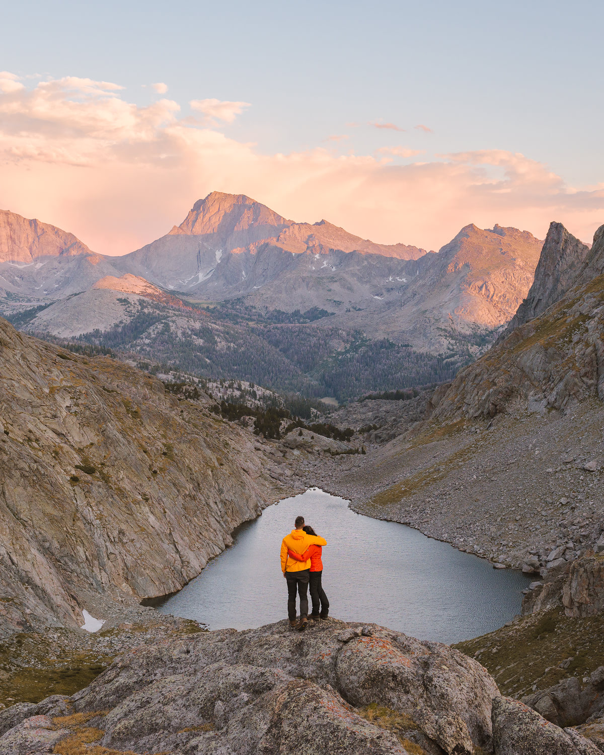 ROCKY MOUNTAIN ROAD TRIP: CANOEING, HIKING, GRIZZLY BEARS & ALPINE LAKE DIPS