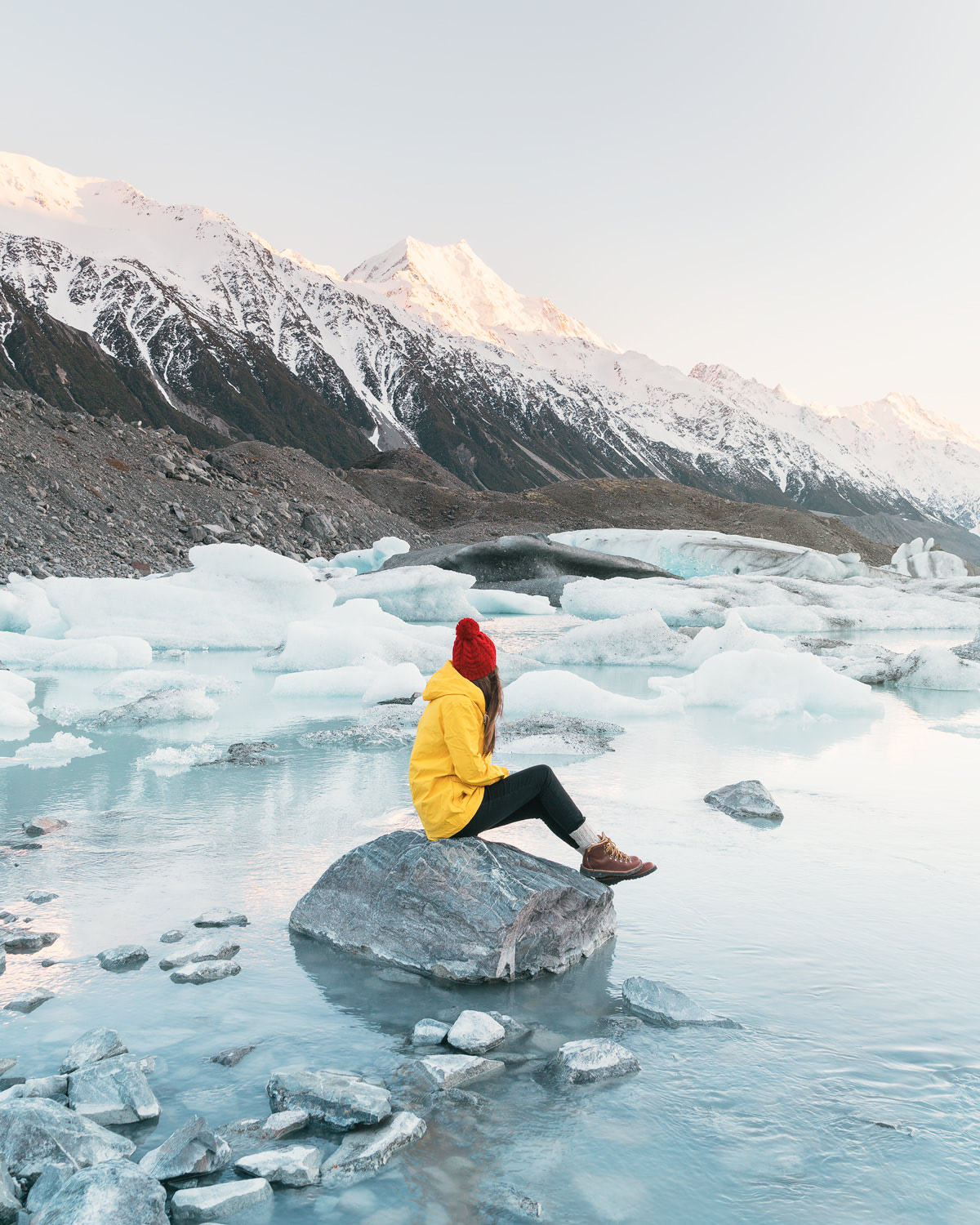 12 MUST SEE PLACES ON THE SOUTH ISLAND OF NEW ZEALAND - TASMAN GLACIER MT COOK