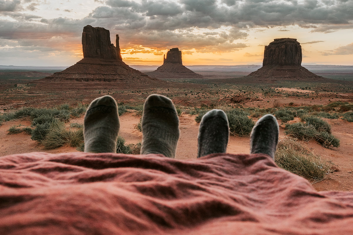 Van Life Monument Valley - Renee Roaming