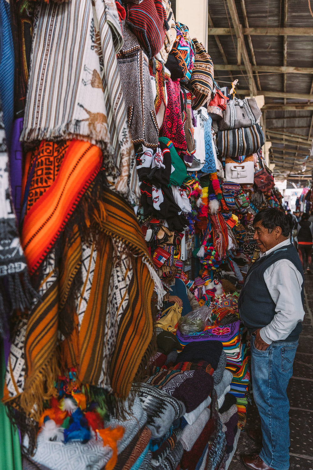 Best-Things-To-Do-In-And-Around-Cusco-Peru-Artisan-Market02